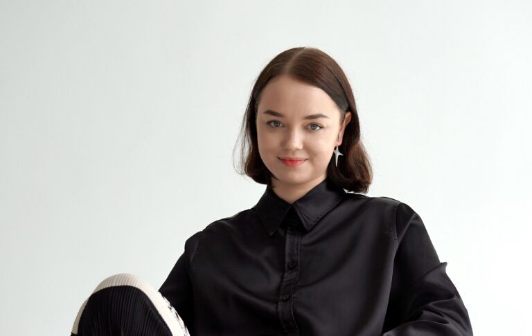 Nora_Pelšs_portreefoto